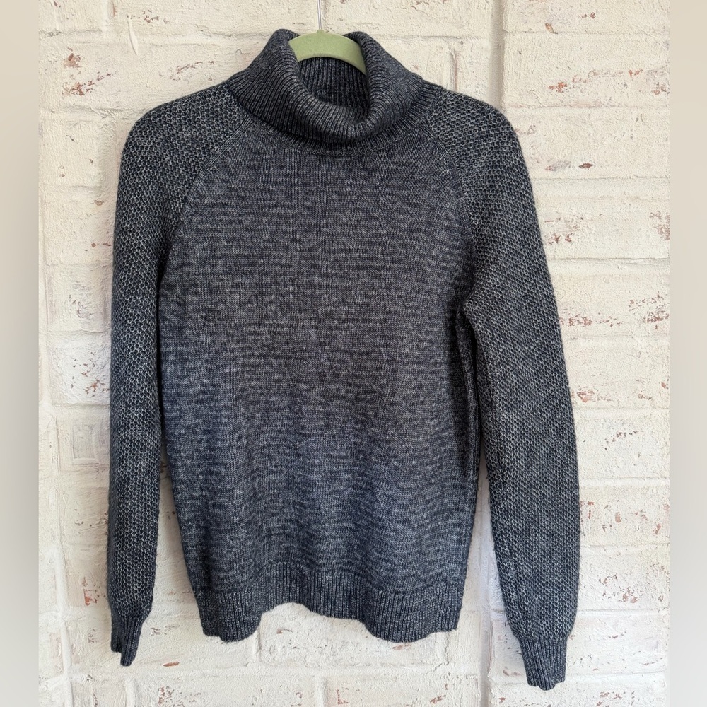 LOFT Women’s Cozy Gray Turtleneck Sweater size XS